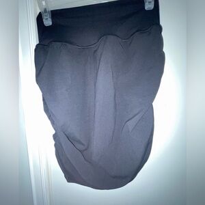 Black athleta skirt with ruching on the sides🖤✔️